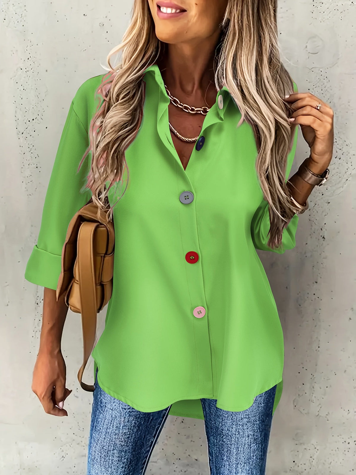 CHIQUE DAMESBLOUSE MET KNOPEN