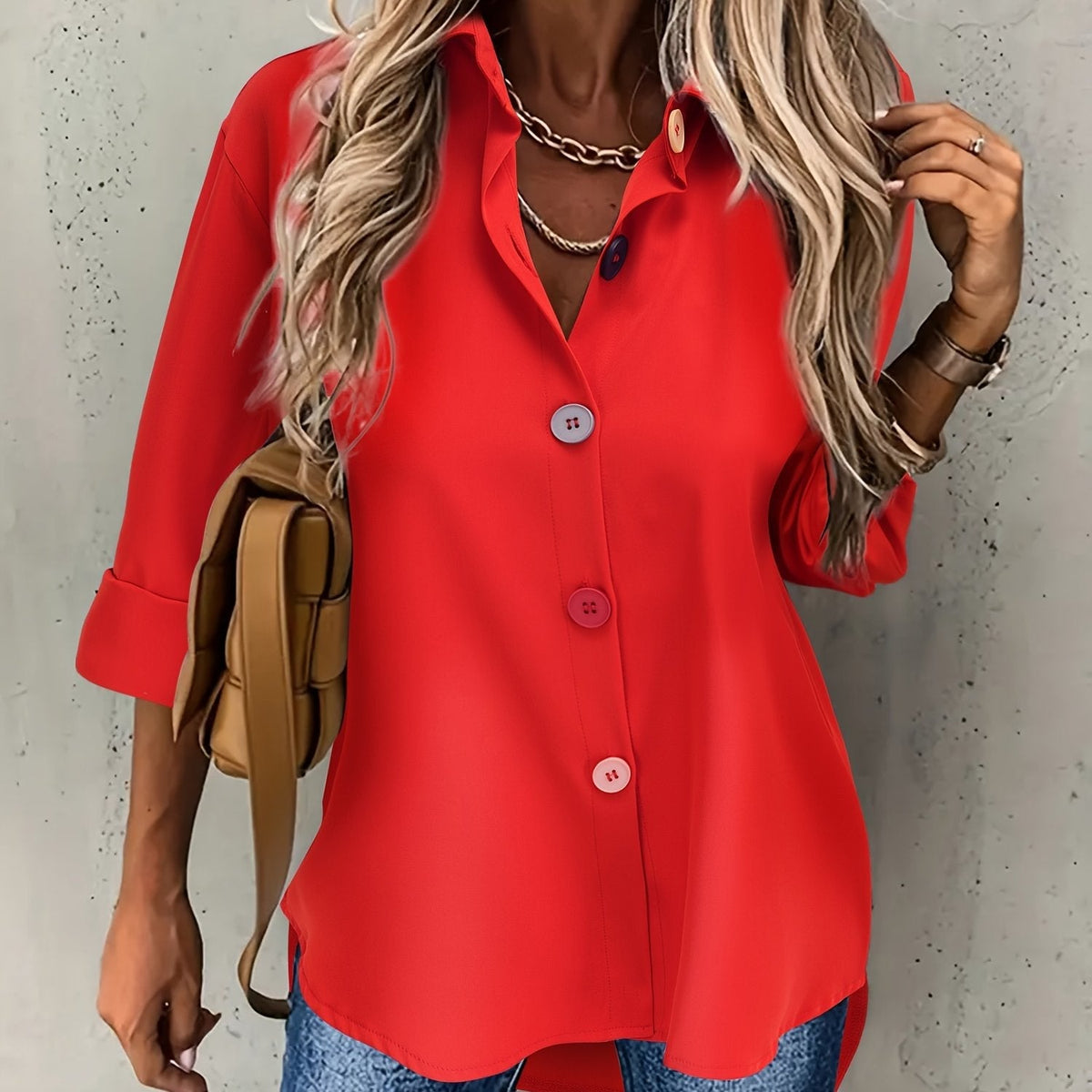 CHIQUE DAMESBLOUSE MET KNOPEN