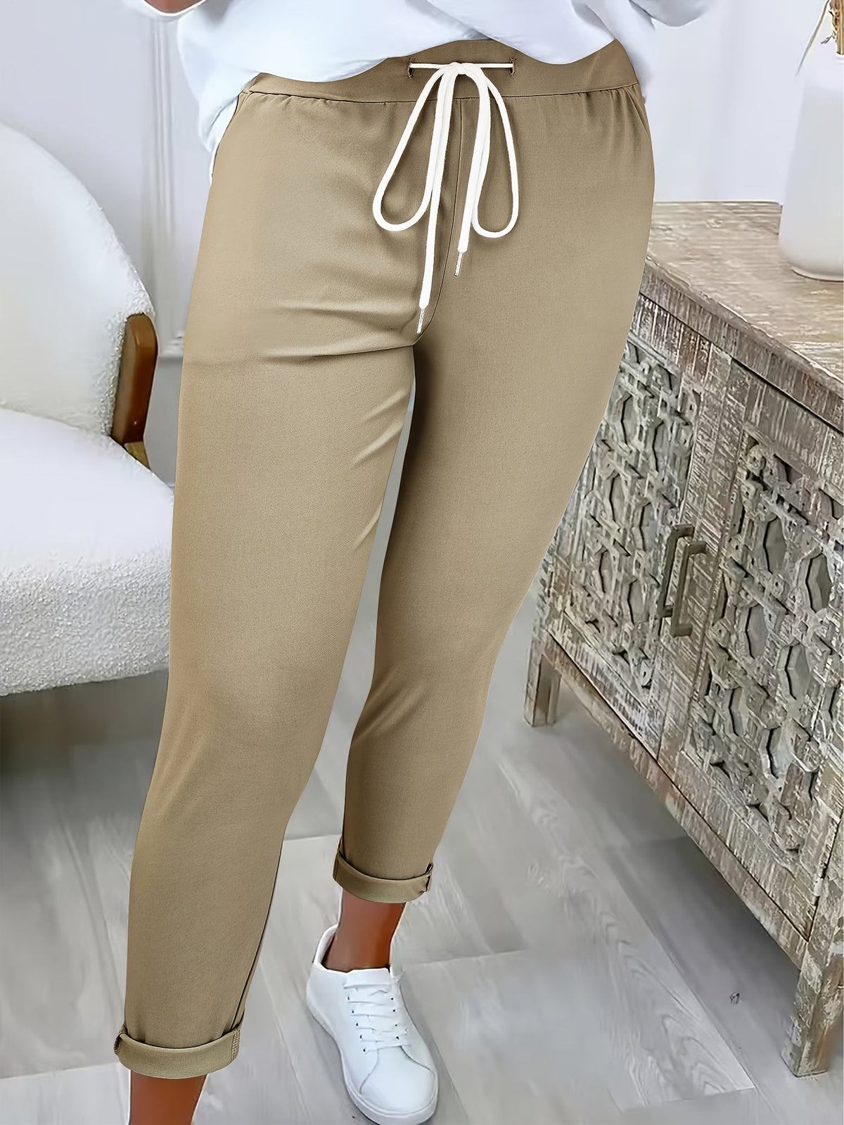 MODERNE BROEK MET TREKKOORD VOOR DAMES