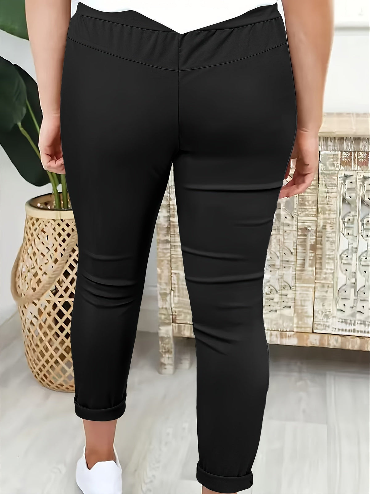 MODERNE BROEK MET TREKKOORD VOOR DAMES