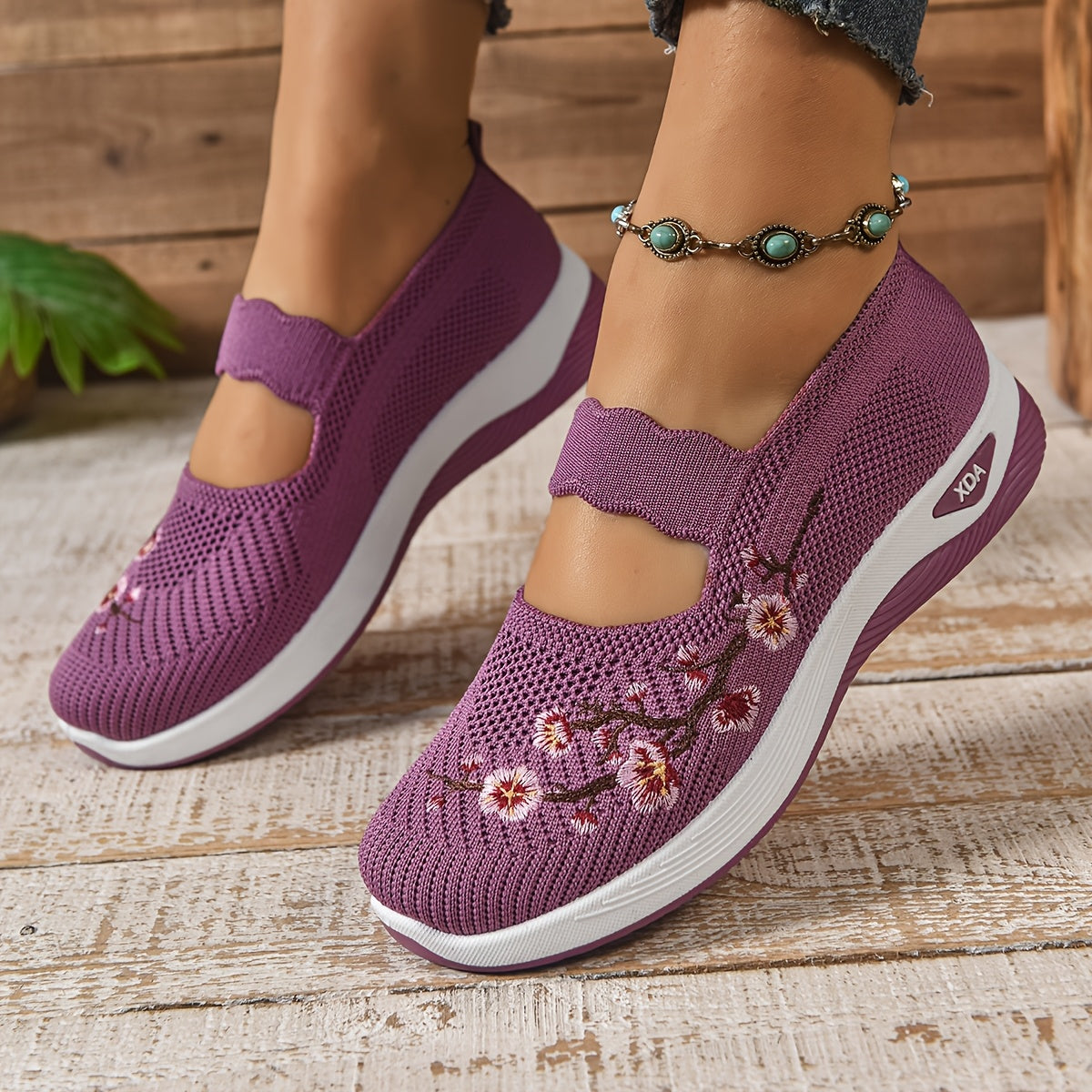MET BLOEMEN GEBORDUURDE SNEAKERS VOOR DAMES