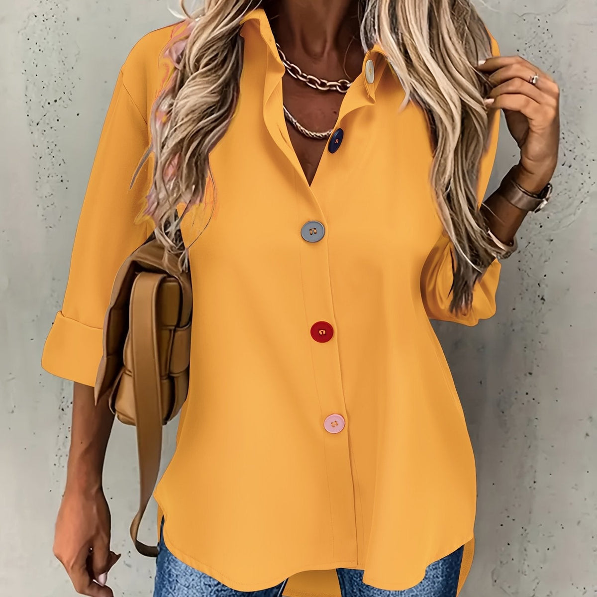 CHIQUE DAMESBLOUSE MET KNOPEN