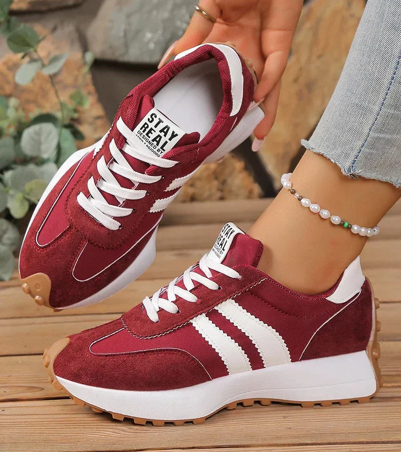 PLATTE SNEAKERS MET VETERS VOOR DAMES