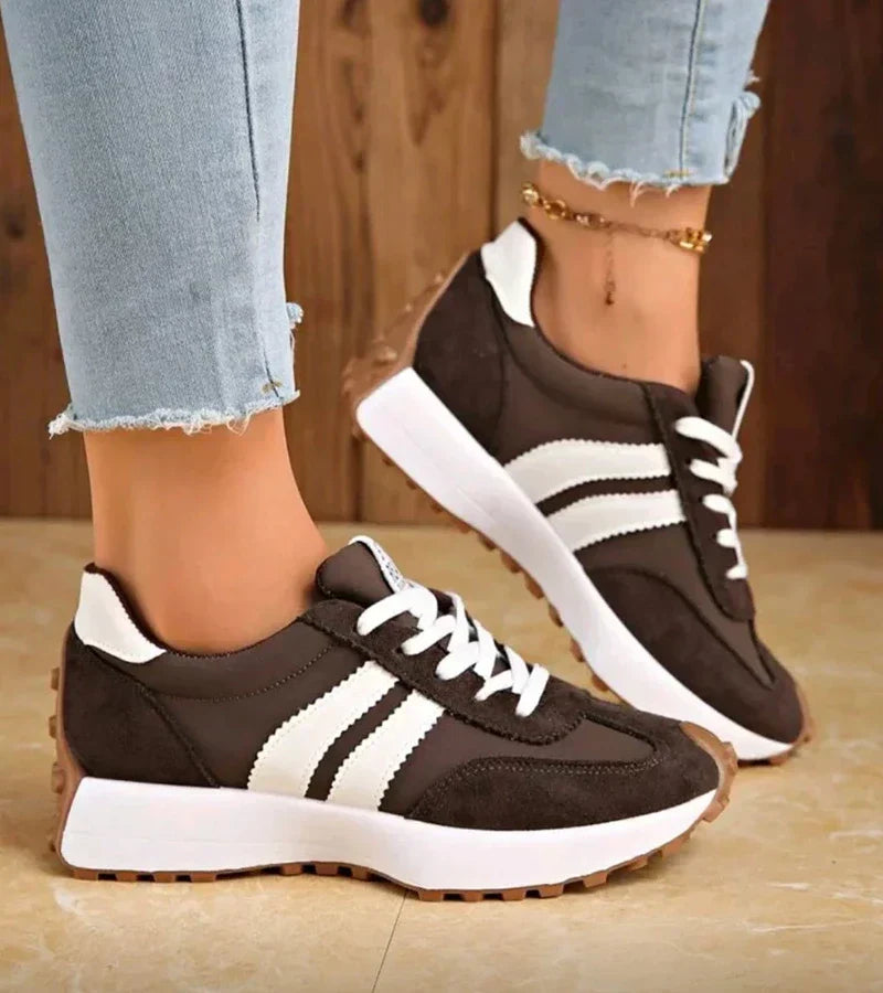 PLATTE SNEAKERS MET VETERS VOOR DAMES