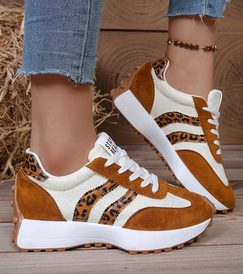 PLATTE SNEAKERS MET VETERS VOOR DAMES