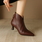ENKELBOOTIES MET PUNTIGE NEUS VOOR DAMES