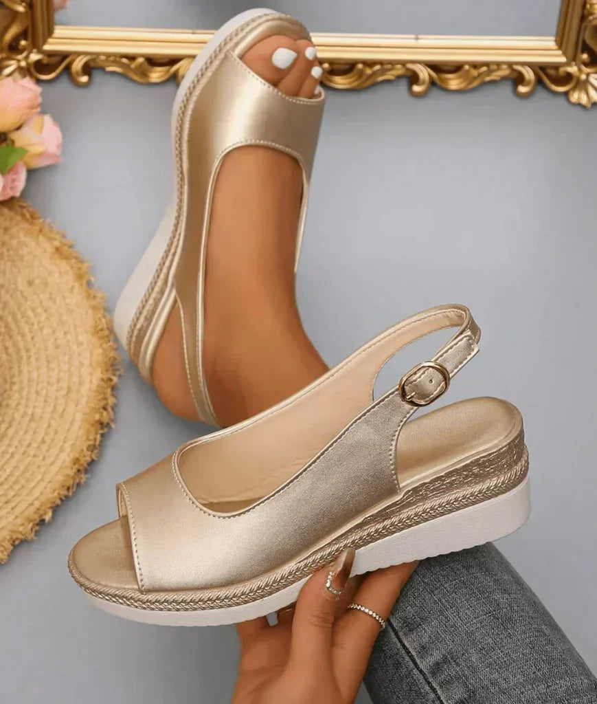 STIJLVOLLE SANDALEN MET SLEEHAK VOOR DAMES