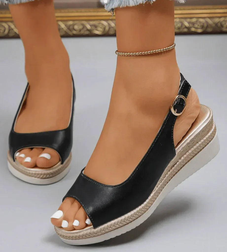 STIJLVOLLE SANDALEN MET SLEEHAK VOOR DAMES