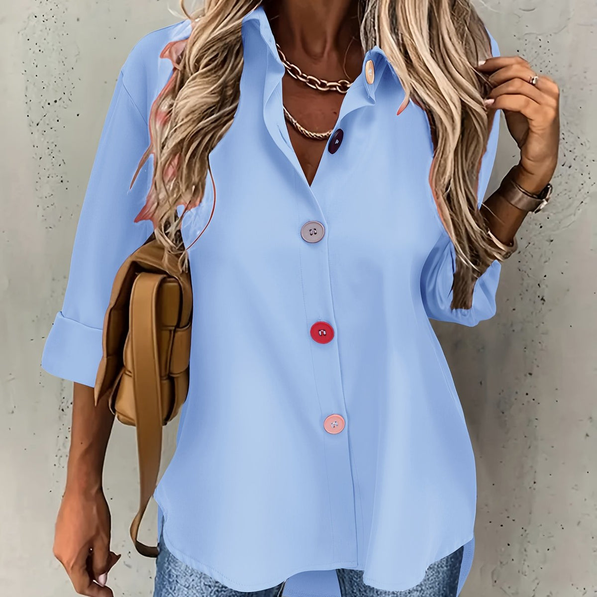 CHIQUE DAMESBLOUSE MET KNOPEN