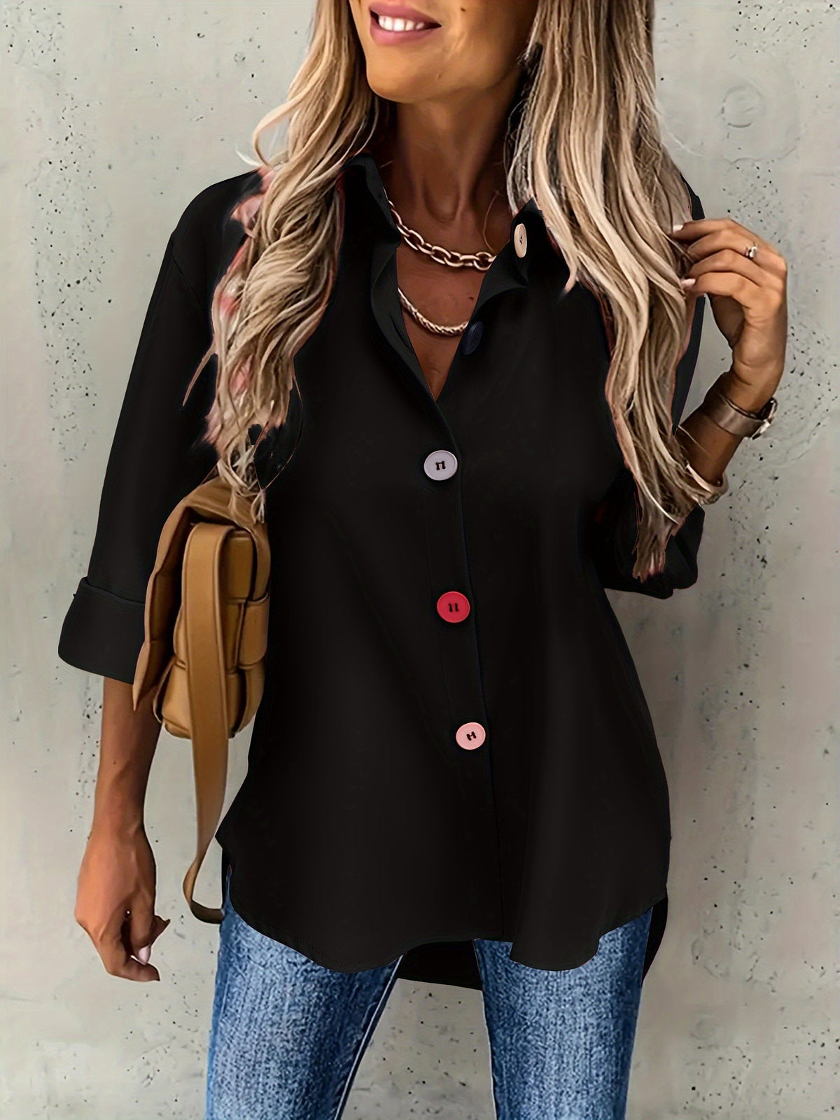 CHIQUE DAMESBLOUSE MET KNOPEN