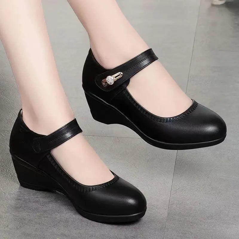 KLASSIEKE SCHOENEN MET HALFHOGE HAK VOOR DAMES