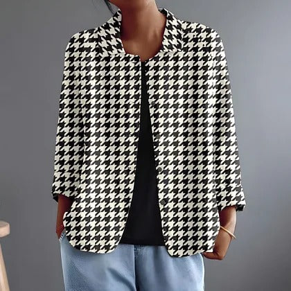 Tijdloze geruite blazer in zwart/wit