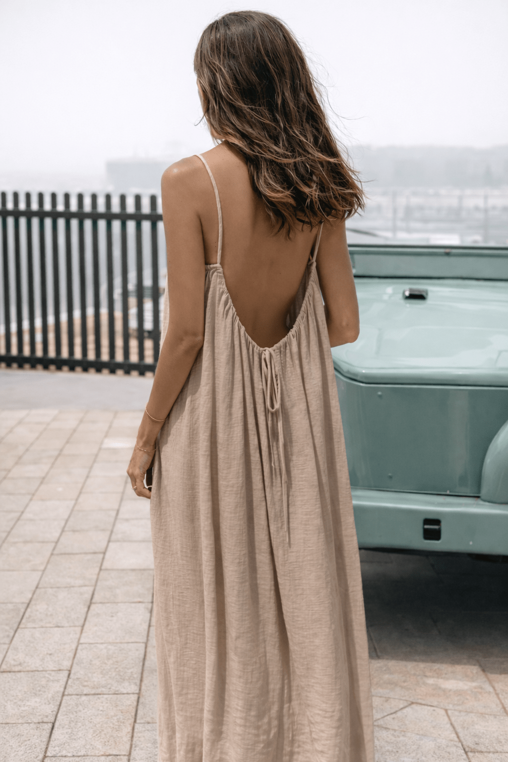 MAXI-JURK MET OPEN RUG VOOR DAMES